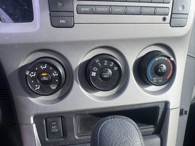 Used 2009 Pontiac Vibe w/ Preferred Package image 12