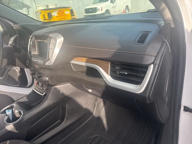 Used 2019 GMC Terrain SLE w/ Driver Convenience Package FWD image 14