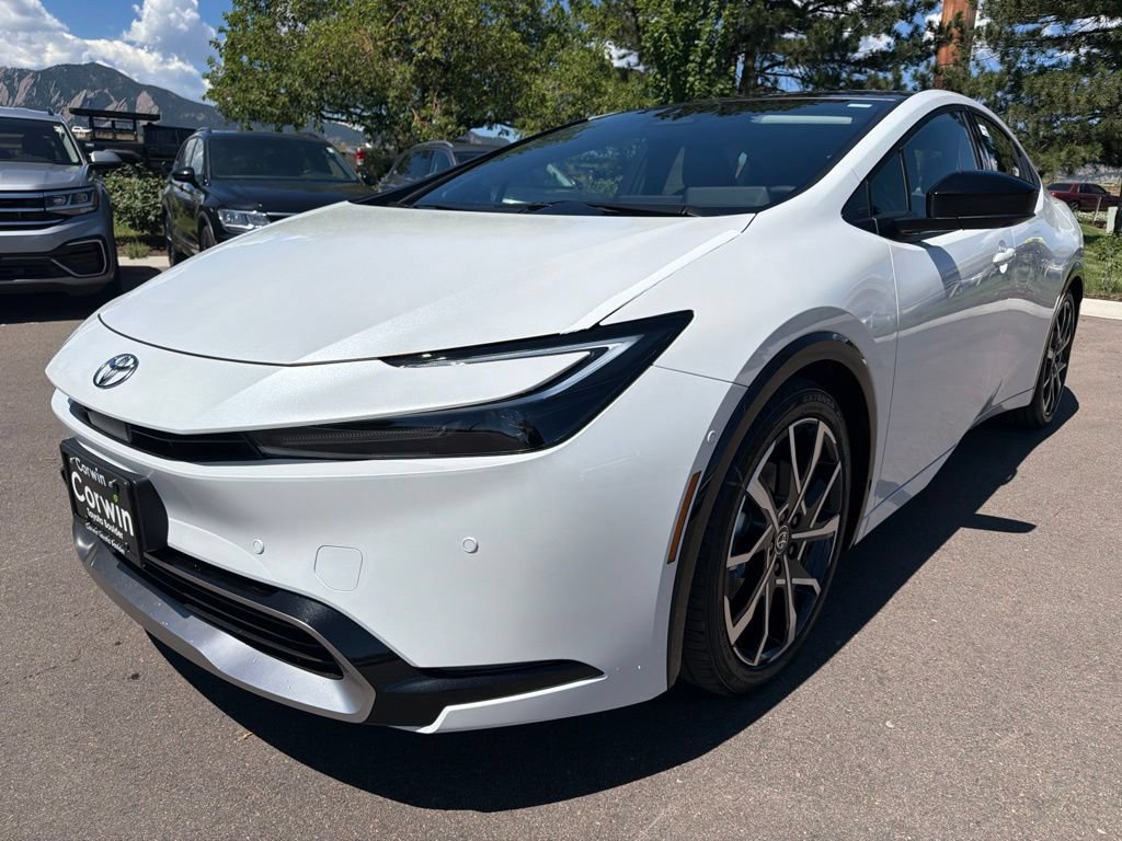 New 2026 Toyota Prius Plug-In Hybrid FWD image 3