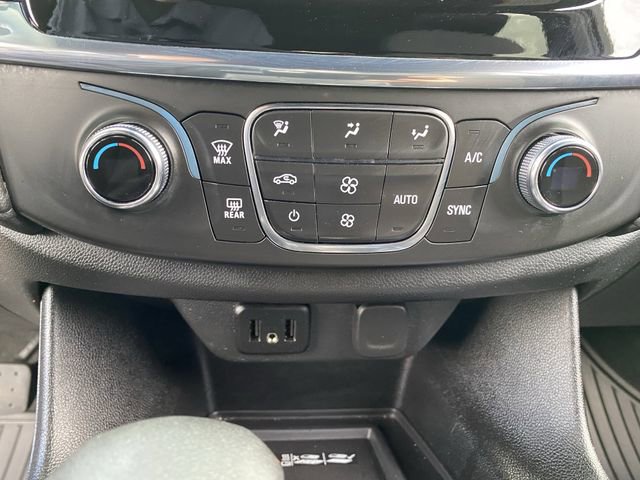 Used 2023 Chevrolet Traverse LT image 28