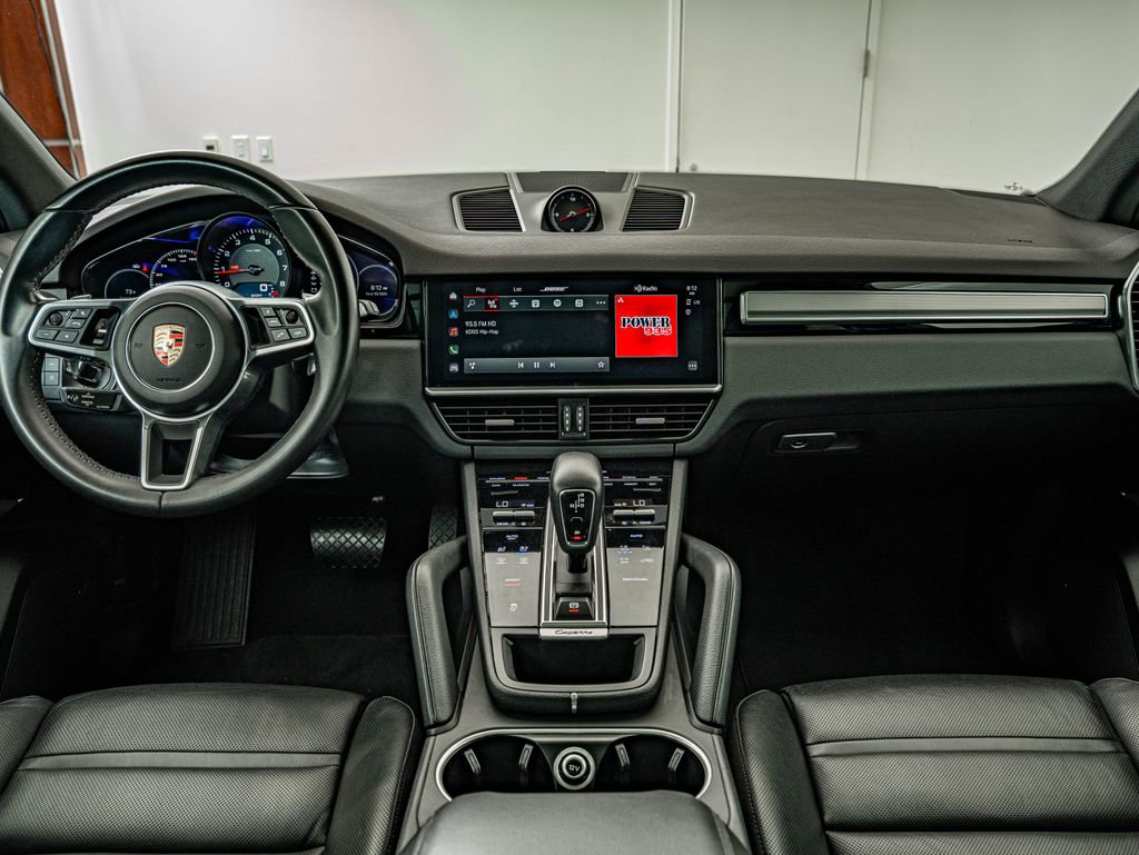 Certified 2023 Porsche Cayenne Platinum Edition image 6
