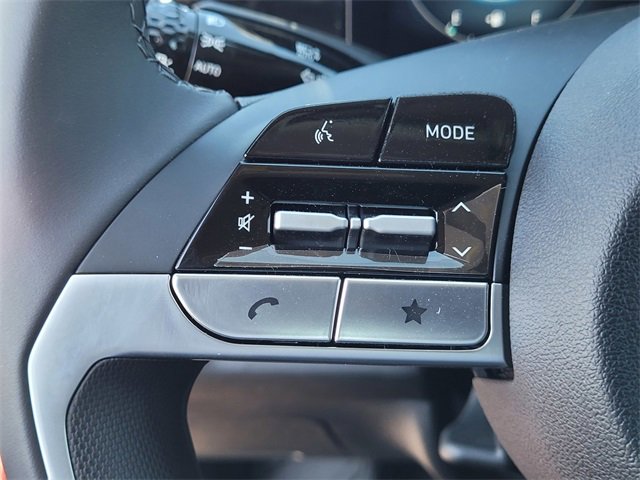 New 2025 Hyundai Elantra Limited image 16