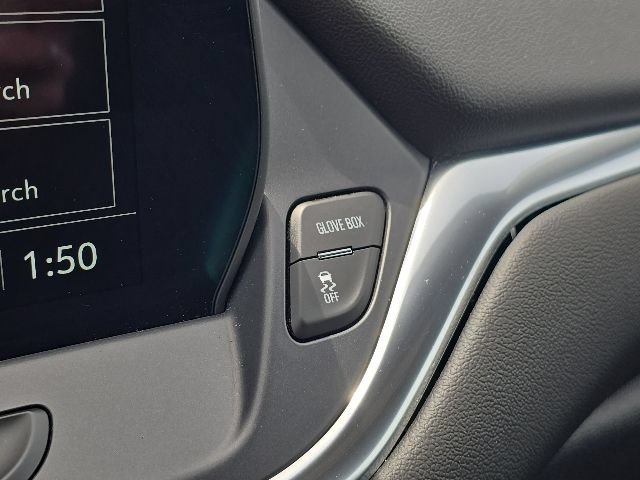Used 2025 Chevrolet Blazer LT w/ Convenience Package FWD image 32