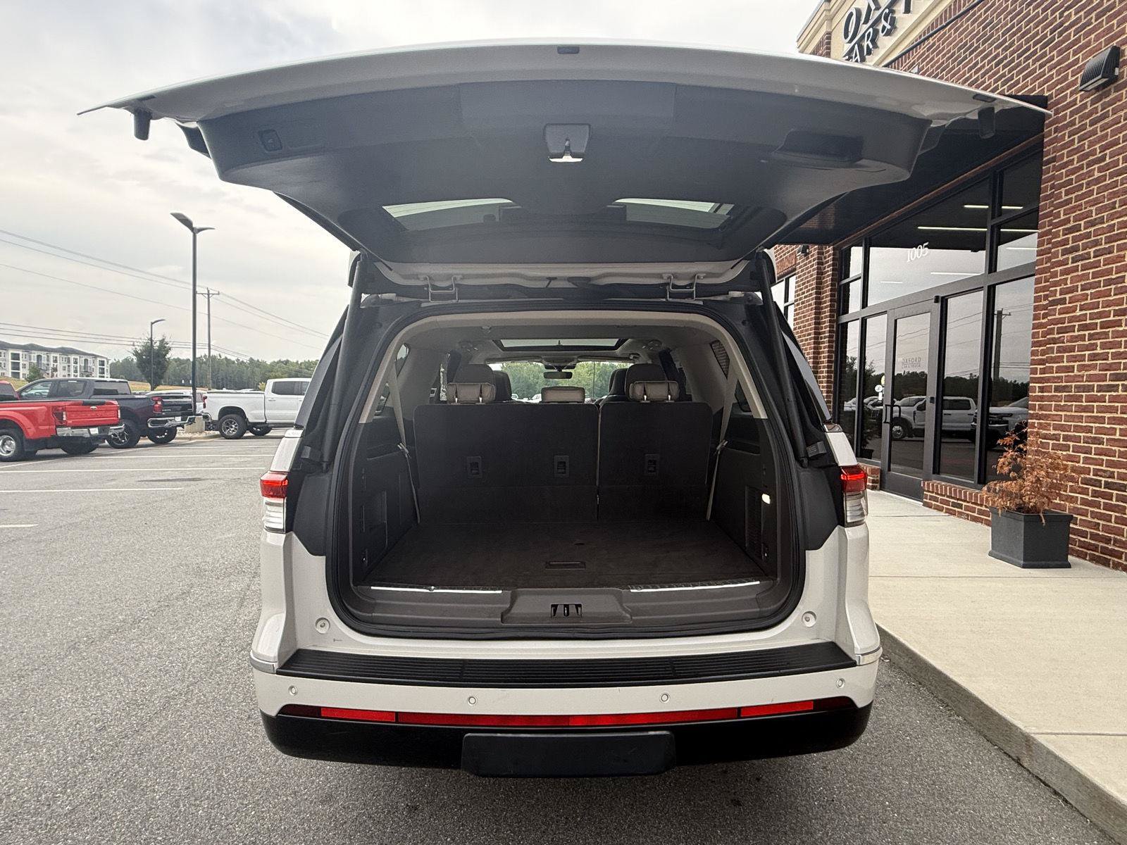 Used 2022 Lincoln Navigator L Reserve RWD image 30