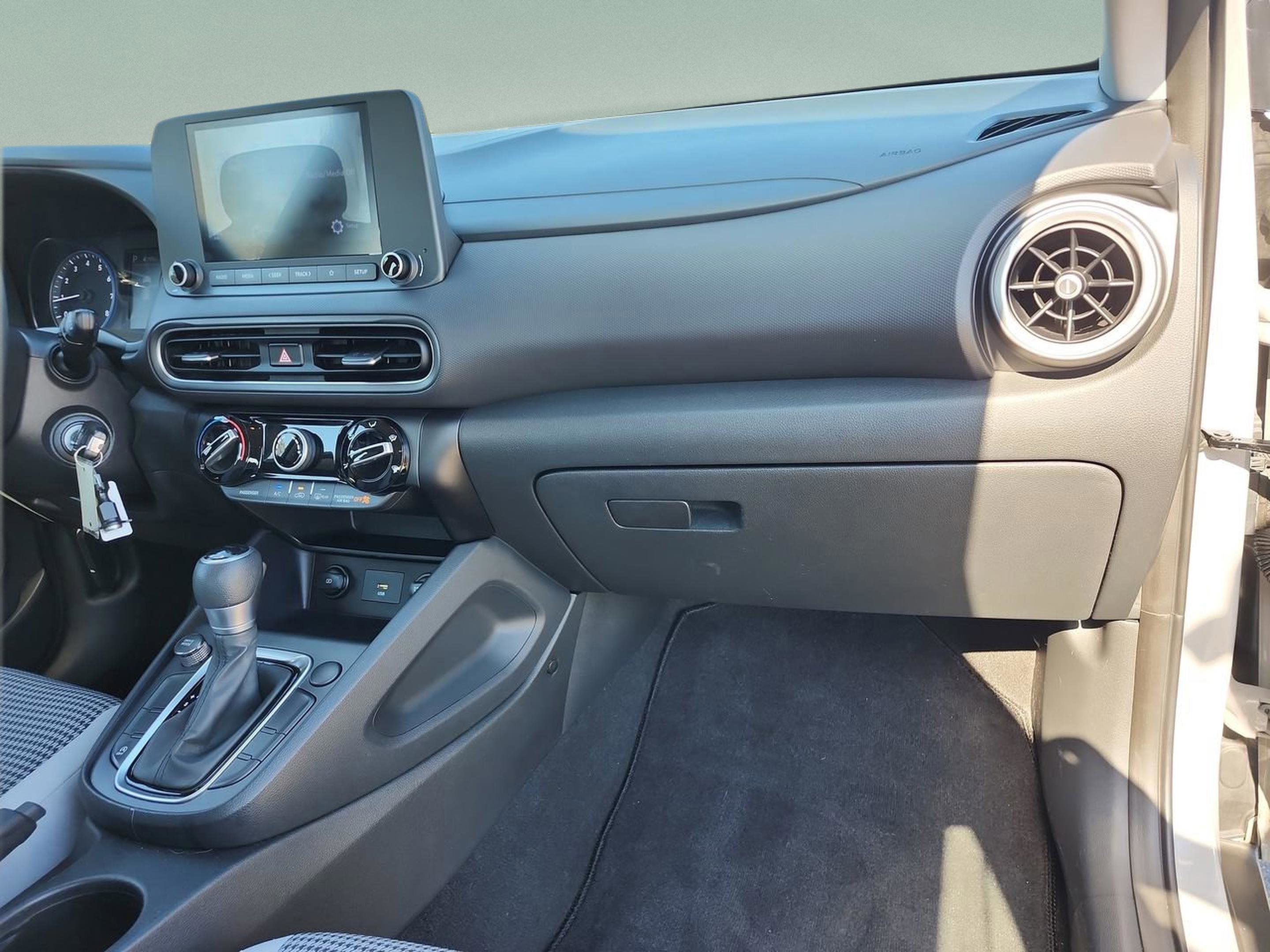 Used 2022 Hyundai Kona SE image 20