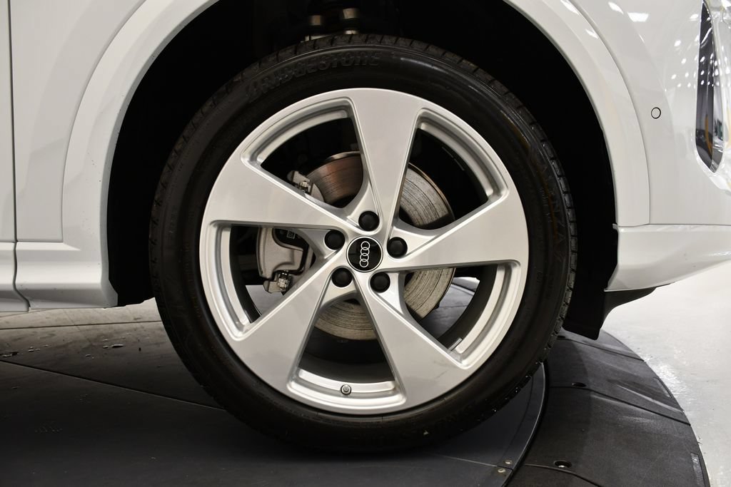 Used 2025 Audi Q5 Premium Plus w/ Premium Plus AWD/4WD image 16
