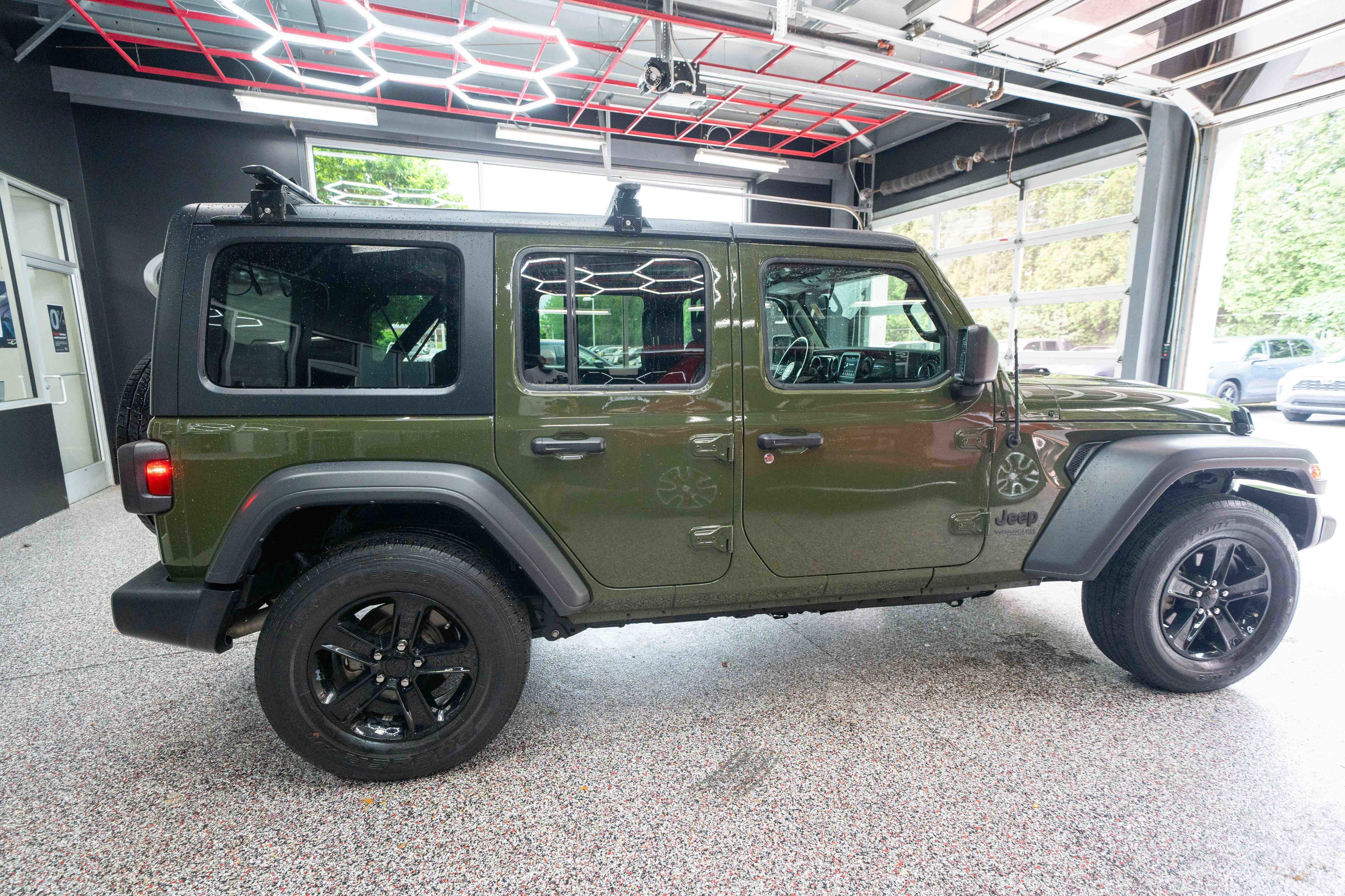 Used 2021 Jeep Wrangler Unlimited Sport w/ Technology Group AWD/4WD image 4