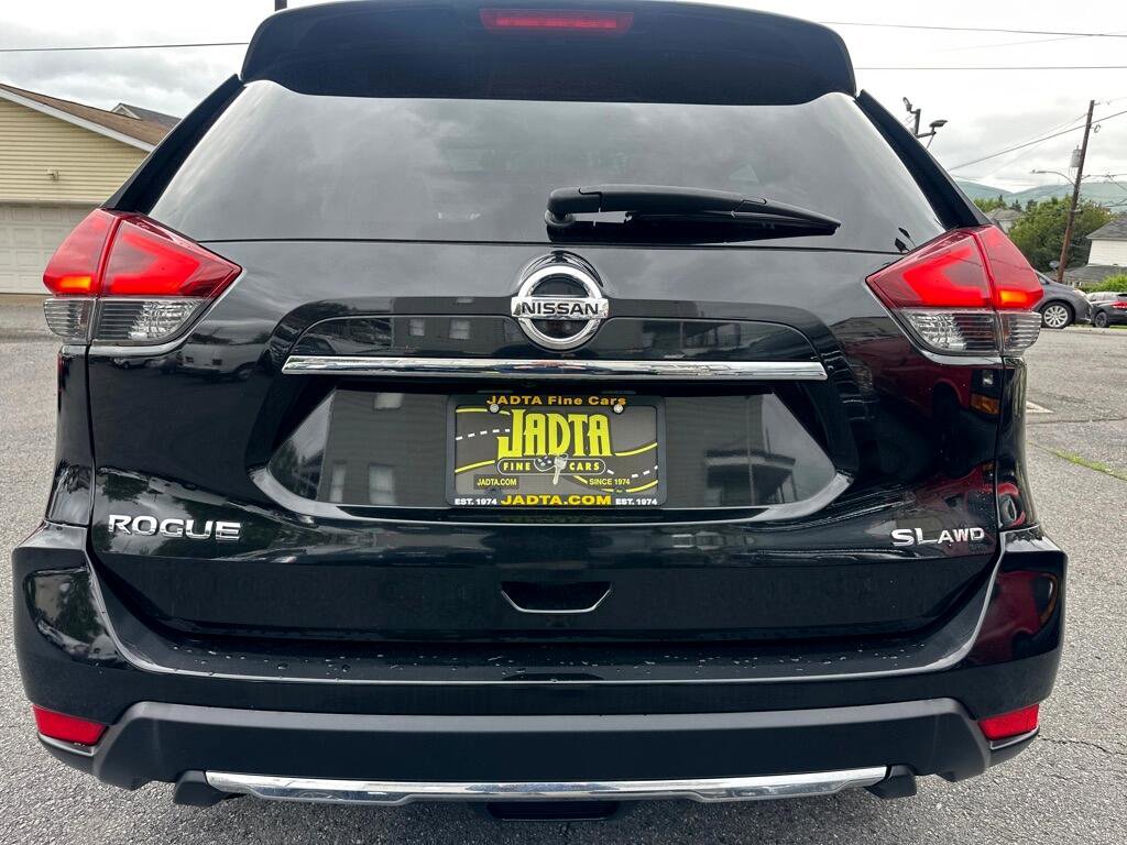 Used 2018 Nissan Rogue SL w/ Premium Package image 9