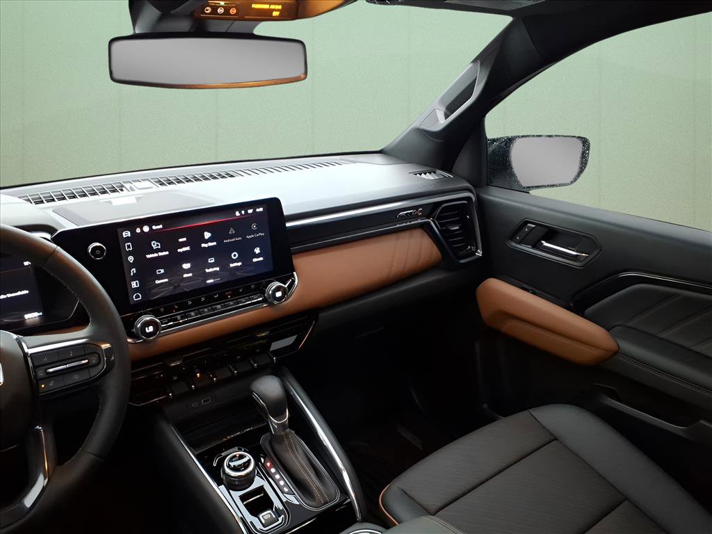 Used 2025 GMC Canyon AT4 w/ Technology Plus Package image 9