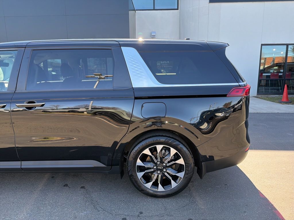 Certified 2024 Kia Carnival EX image 8