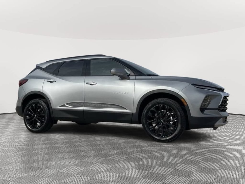 New 2026 Chevrolet Blazer LT w/ Convenience Package AWD/4WD image 1