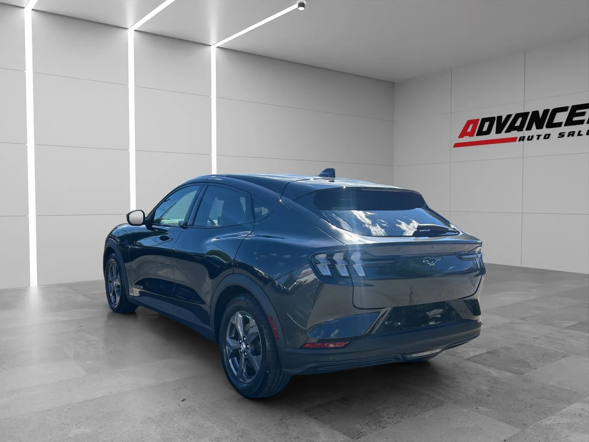 Used 2022 Ford Mustang Mach-E Select AWD/4WD image 4