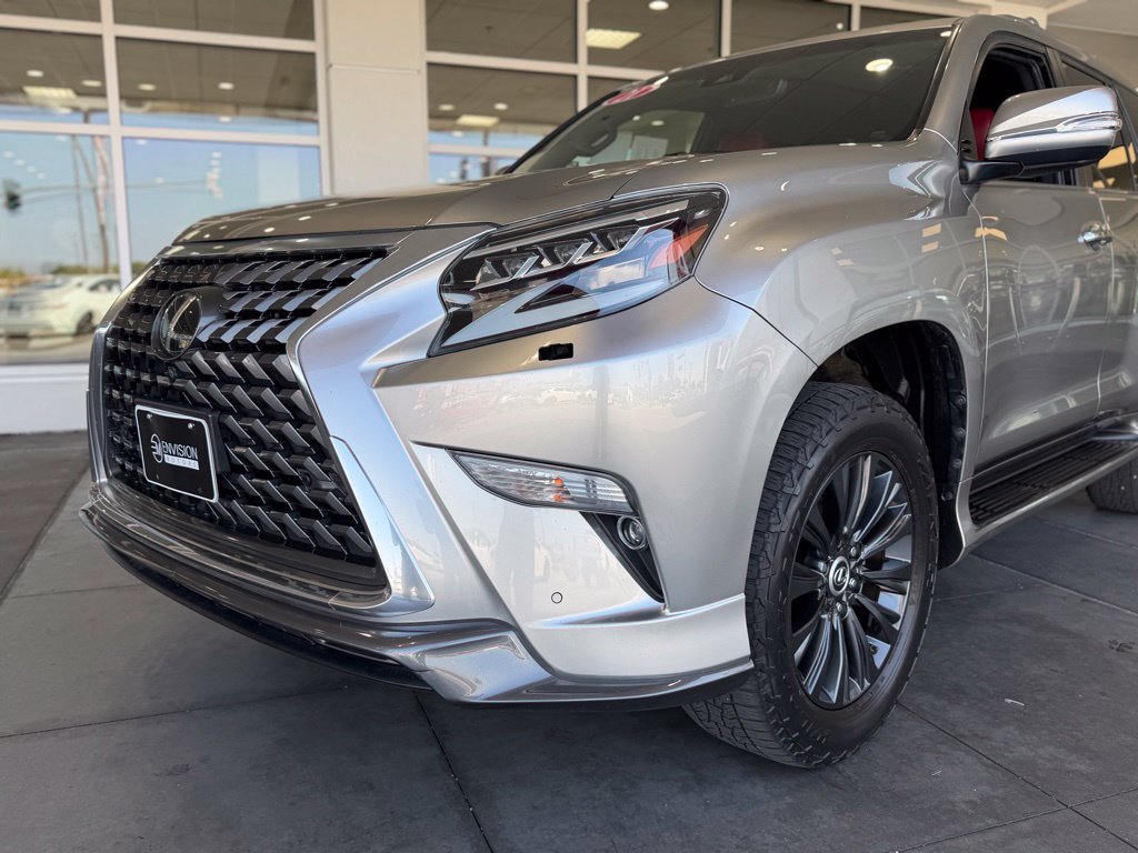 Used 2021 Lexus GX 460 Luxury w/ Sport Design Package AWD/4WD image 3