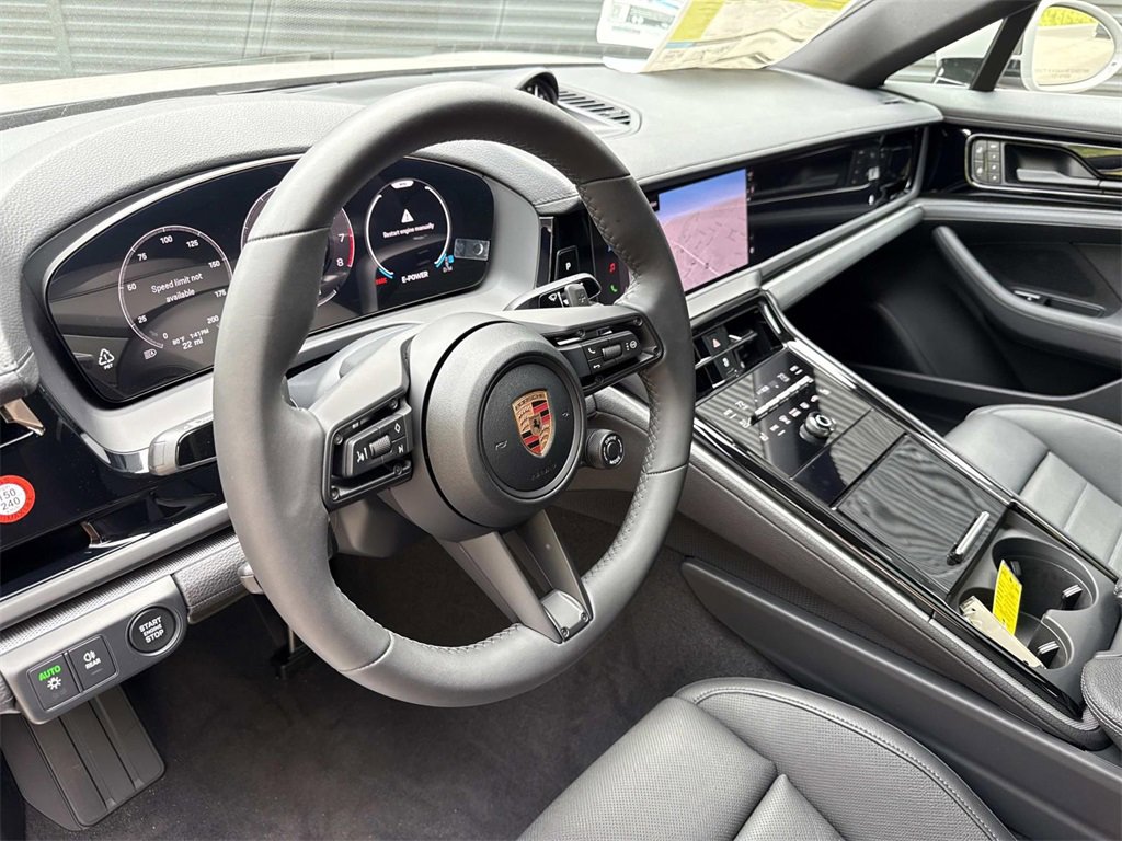 New 2025 Porsche Panamera 4 image 4