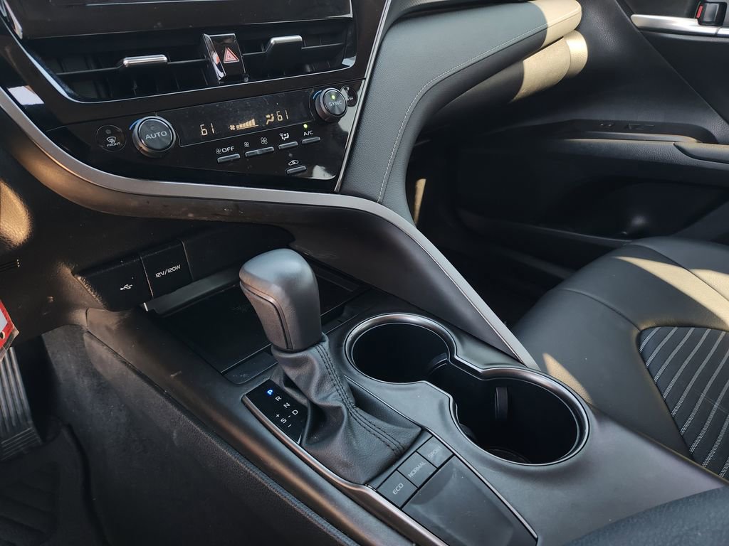 Used 2024 Toyota Camry SE image 24