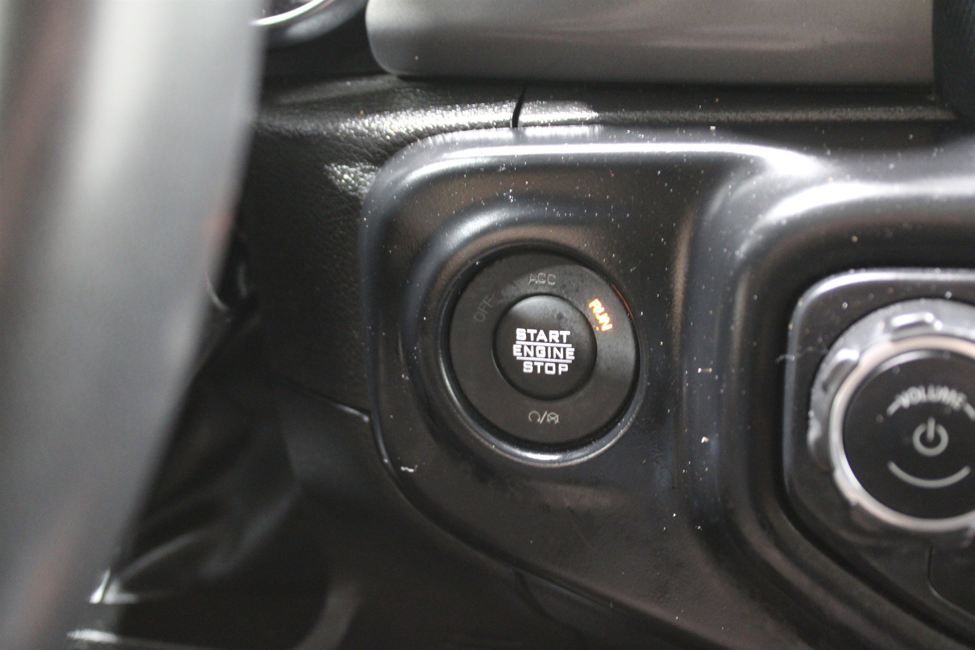 Used 2023 Jeep Gladiator Sport image 21