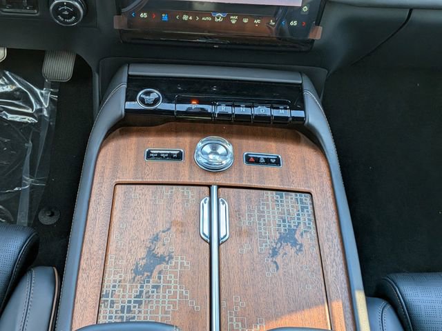 New 2025 Lincoln Navigator L Black Label image 17