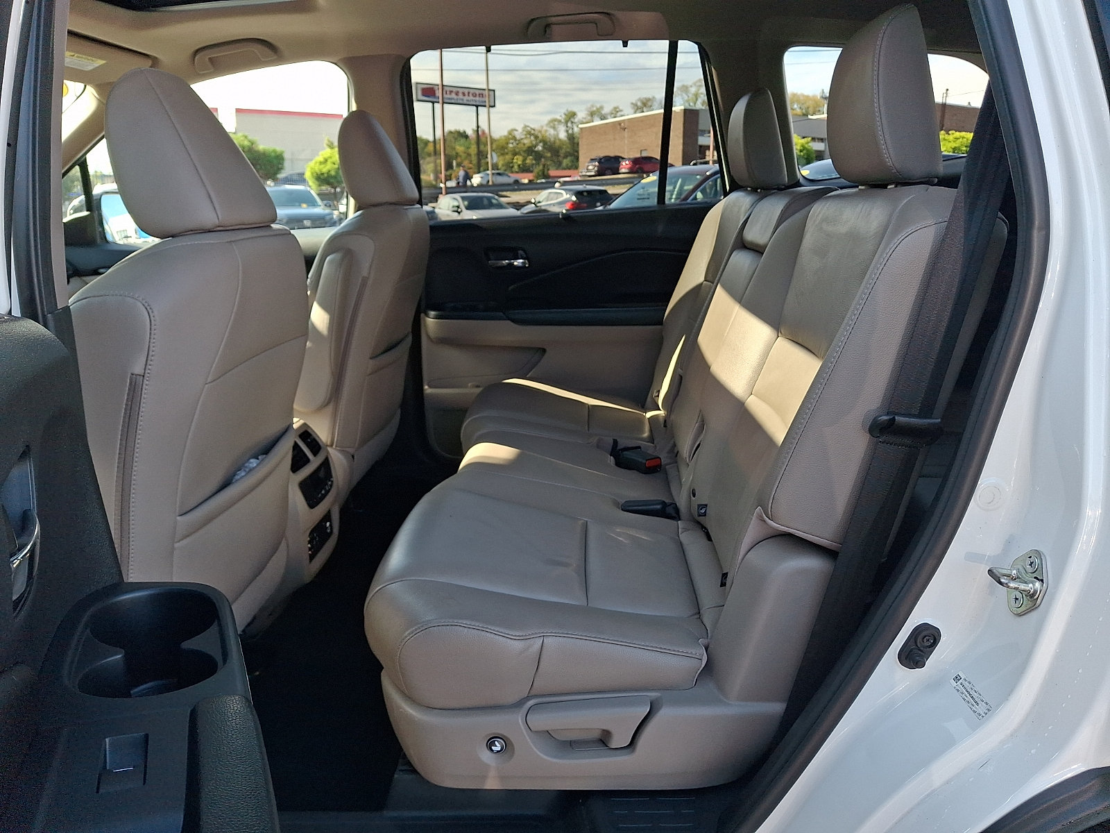 Used 2016 Honda Pilot Touring image 10