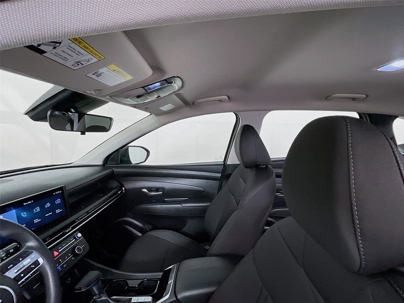 Certified 2025 Hyundai Tucson SE image 11