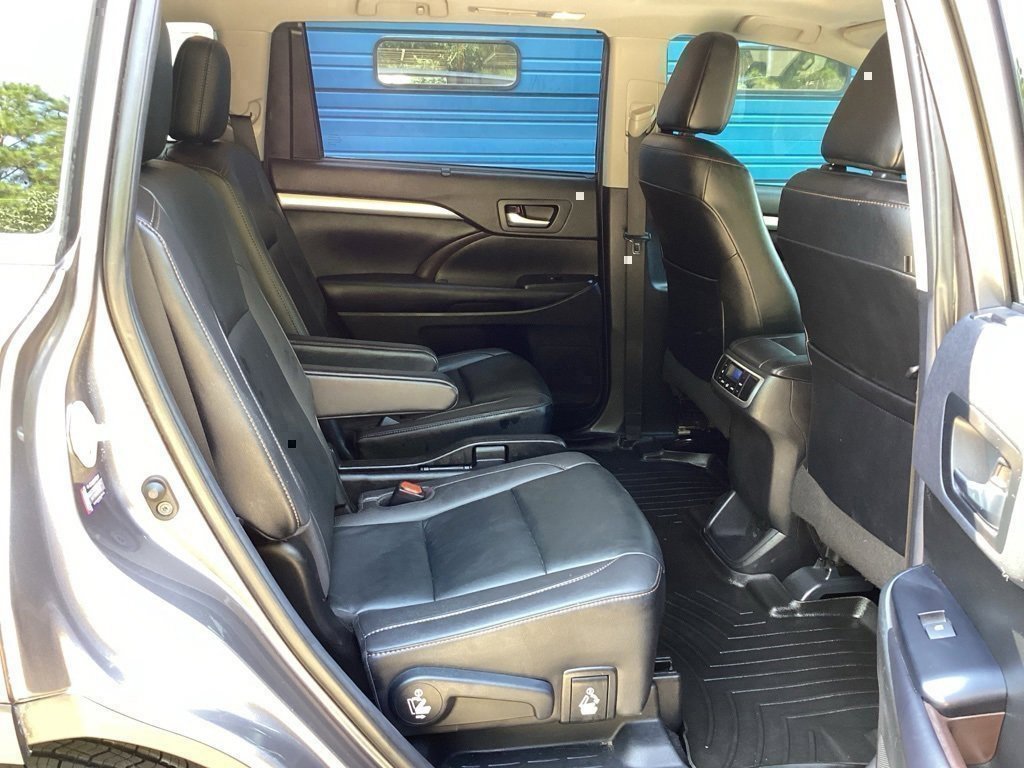Used 2019 Toyota Highlander XLE image 34