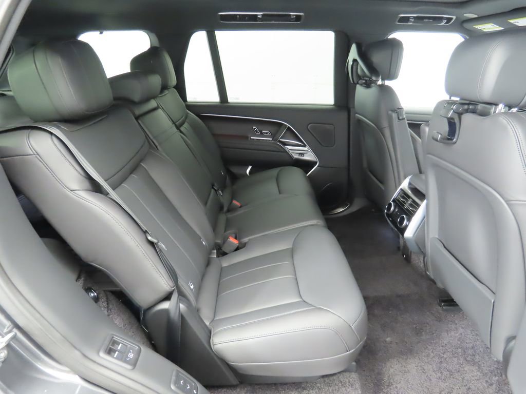 New 2025 Land Rover Range Rover Long Wheelbase SE image 22