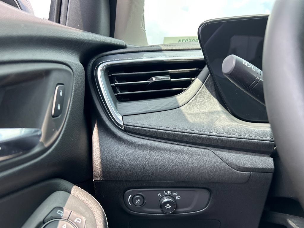 Certified 2024 Buick Encore GX Sport Touring FWD image 19