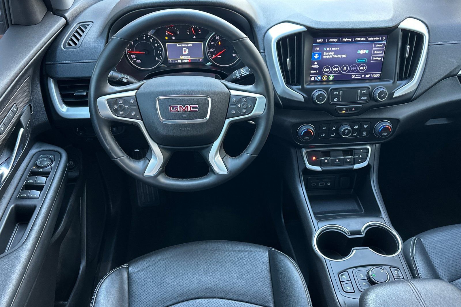 Used 2024 GMC Terrain SLT image 19