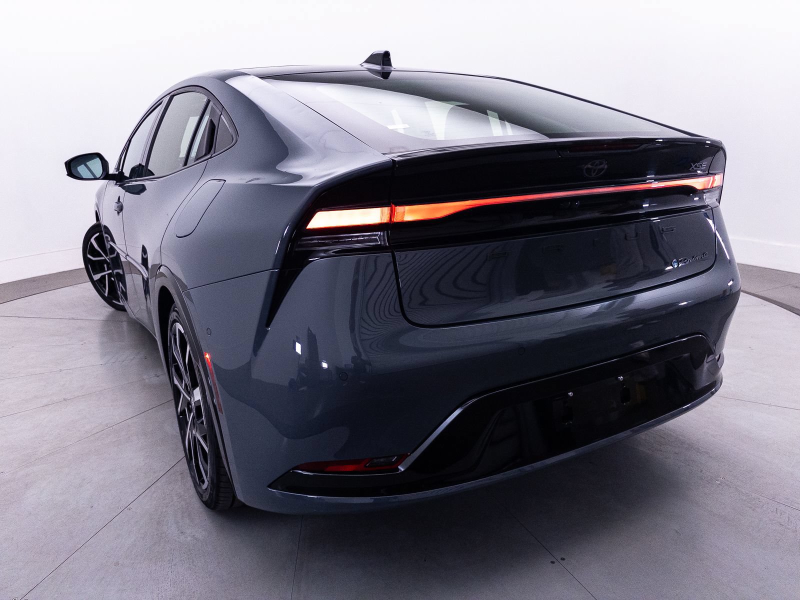 Used 2023 Toyota Prius Prime Premium w/ Advanced Technology Package FWD image 11