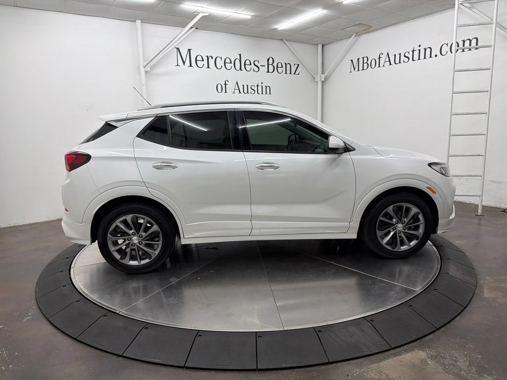 Used 2020 Buick Encore GX Essence w/ Experience Buick Package FWD image 8