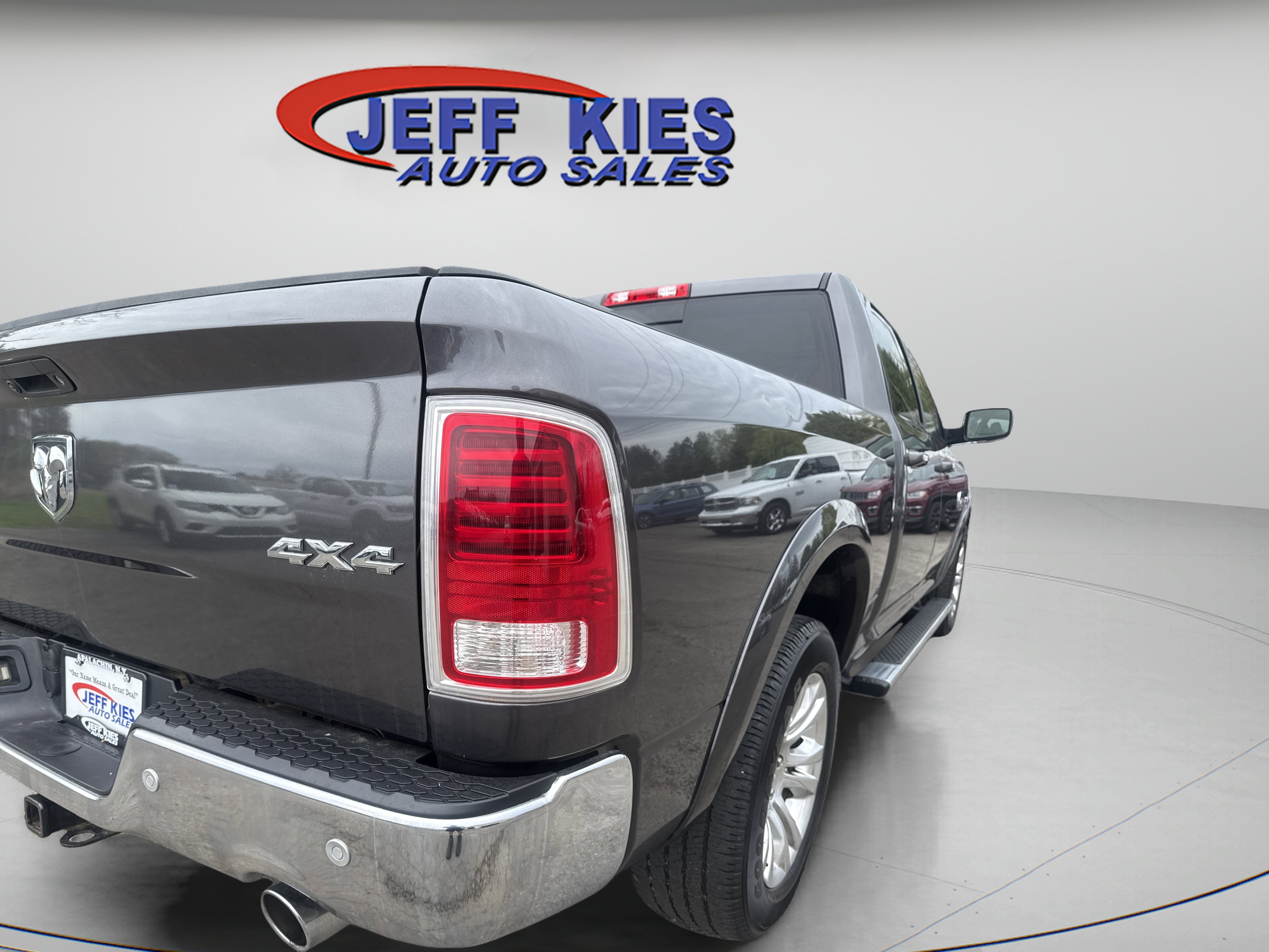 Used 2017 RAM 1500 Laramie Longhorn AWD/4WD image 5
