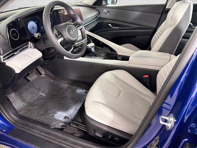 Used 2023 Hyundai Elantra Limited FWD image 11