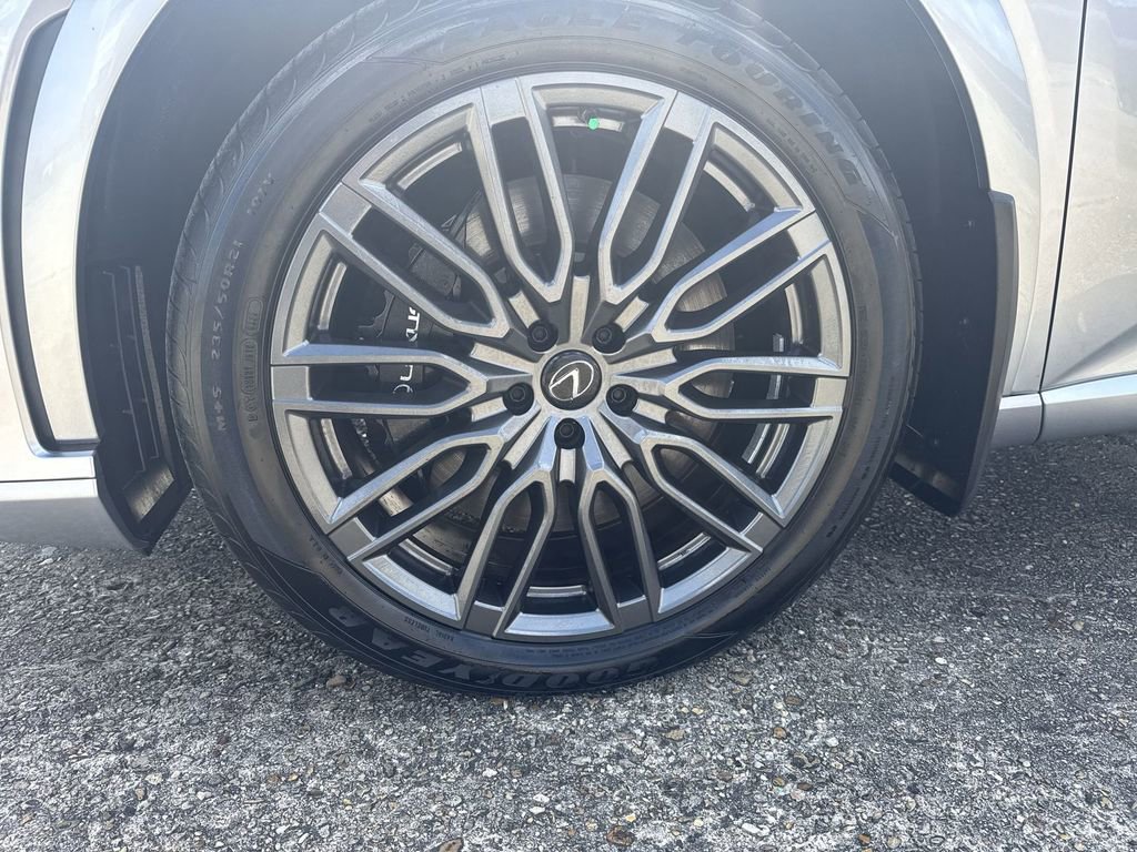 Used 2023 Lexus RX 500h F Sport image 12