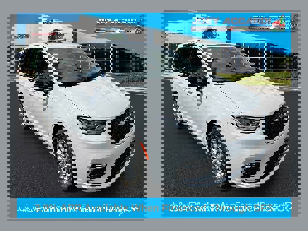 New 2026 Chrysler Pacifica Select