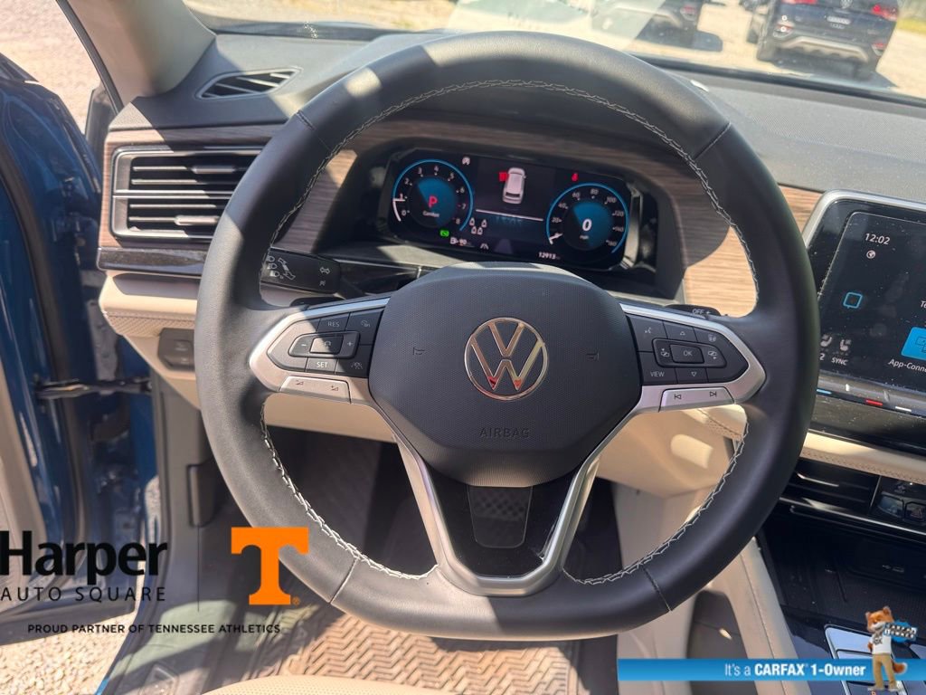 Used 2025 Volkswagen Atlas SEL AWD/4WD image 17