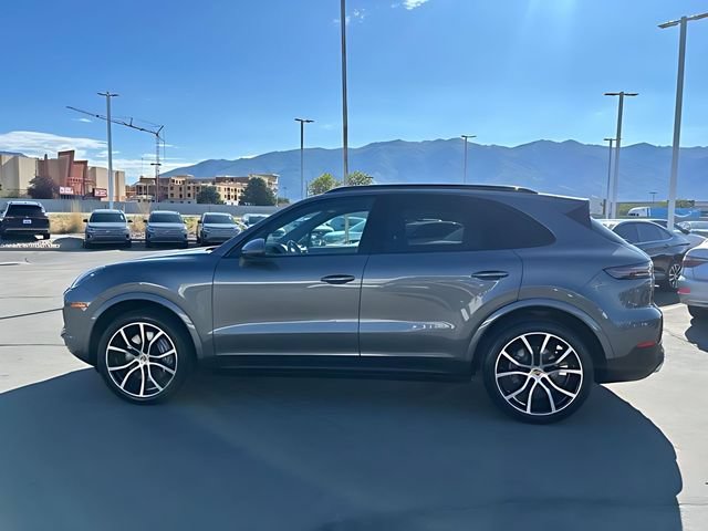 Used 2021 Porsche Cayenne AWD/4WD image 6