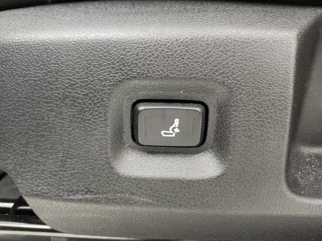 Used 2025 Toyota Tacoma SR RWD image 42