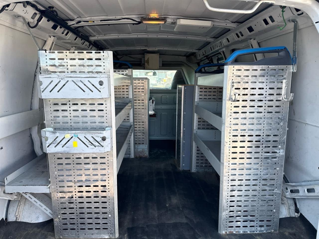 Used 2014 Chevrolet Express 2500 RWD image 17
