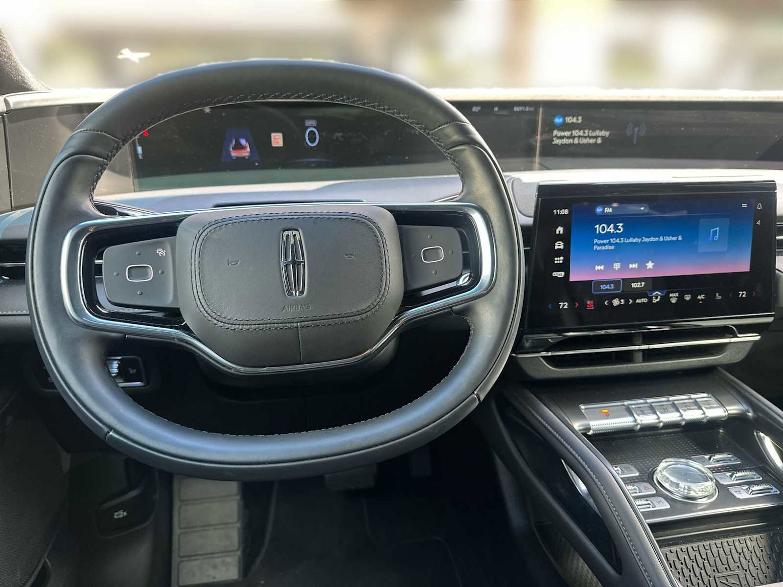 Used 2024 Lincoln Nautilus Reserve w/ Equipment Group 202A image 2