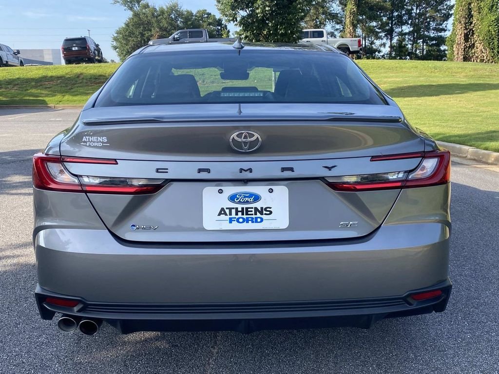 Used 2025 Toyota Camry SE w/ Convenience Package FWD image 4