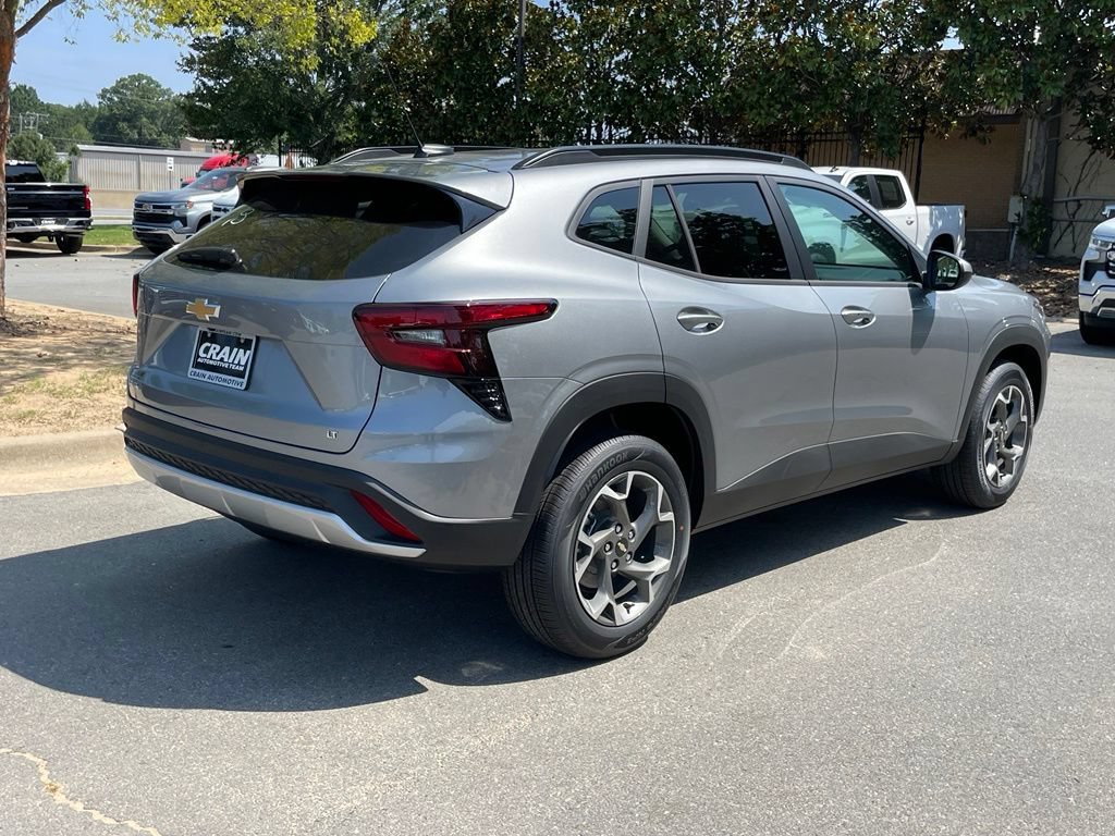 New 2026 Chevrolet Trax LT w/ Driver Confidence Package FWD image 8