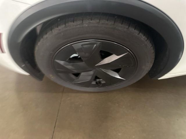 Used 2026 Toyota Prius LE FWD image 8