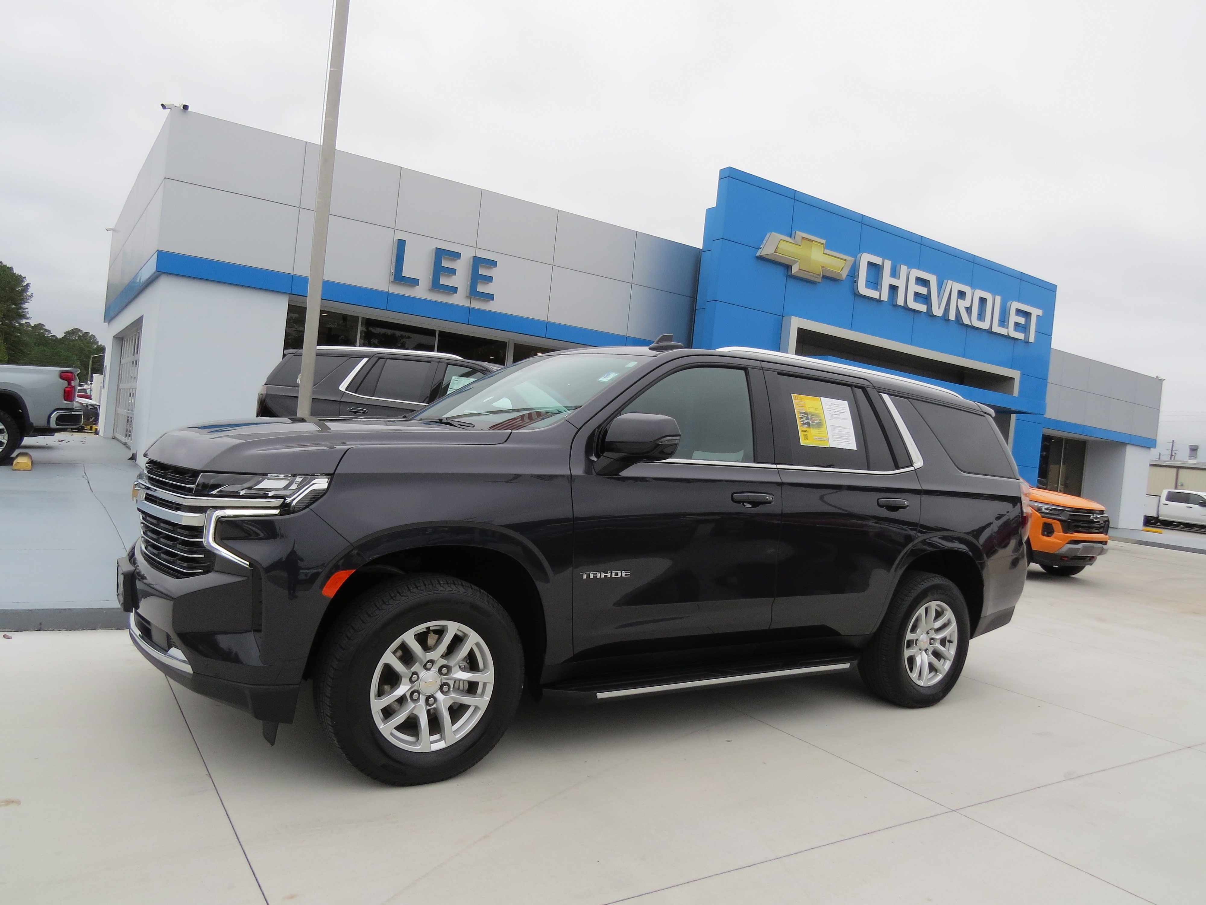 Used 2022 Chevrolet Tahoe LT w/ Luxury Package RWD image 1