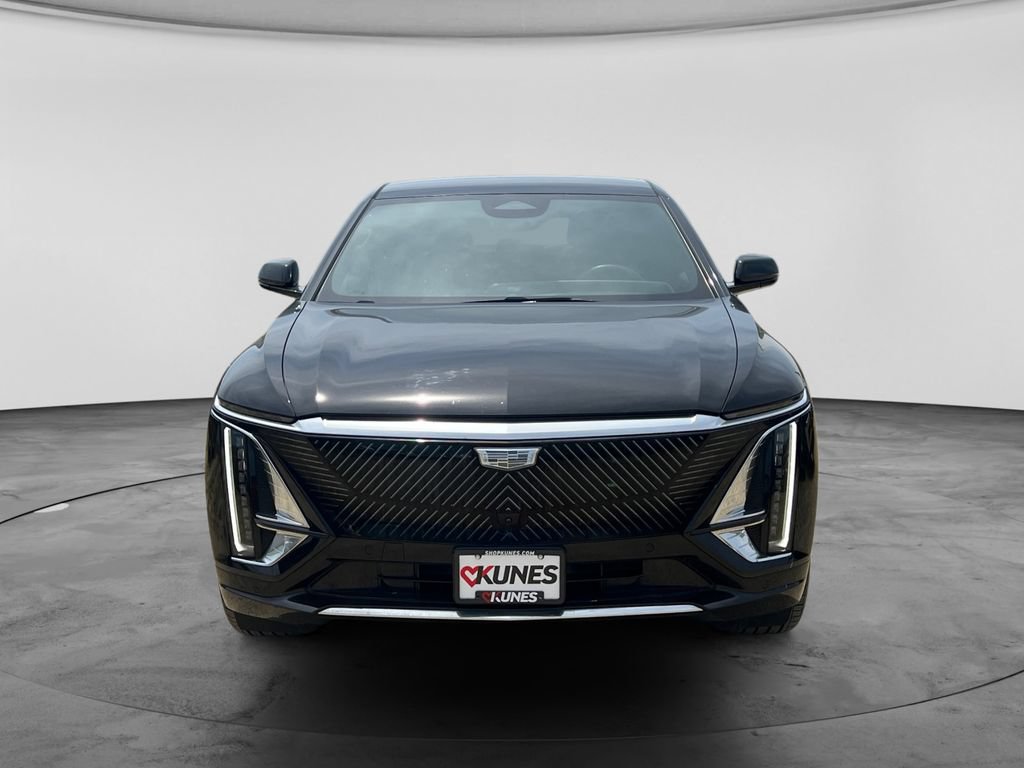 Used 2024 Cadillac Lyriq Luxury AWD/4WD image 4