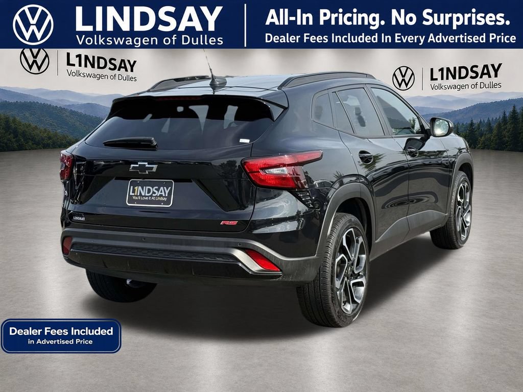 Used 2025 Chevrolet Trax RS w/ Sunroof Package FWD image 7