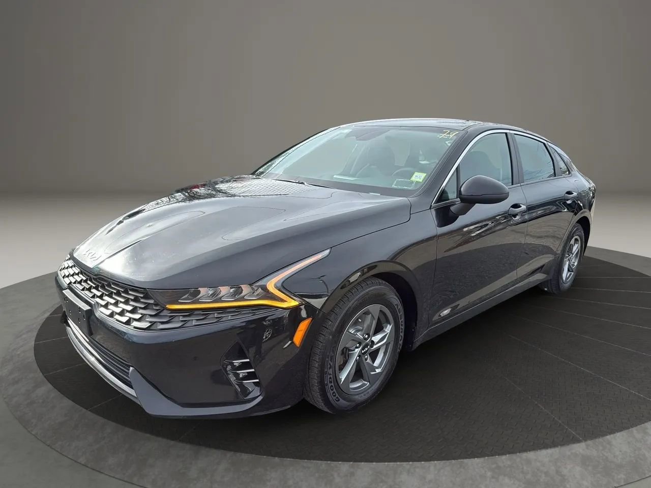 Used 2022 Kia K5 LXS FWD image 1