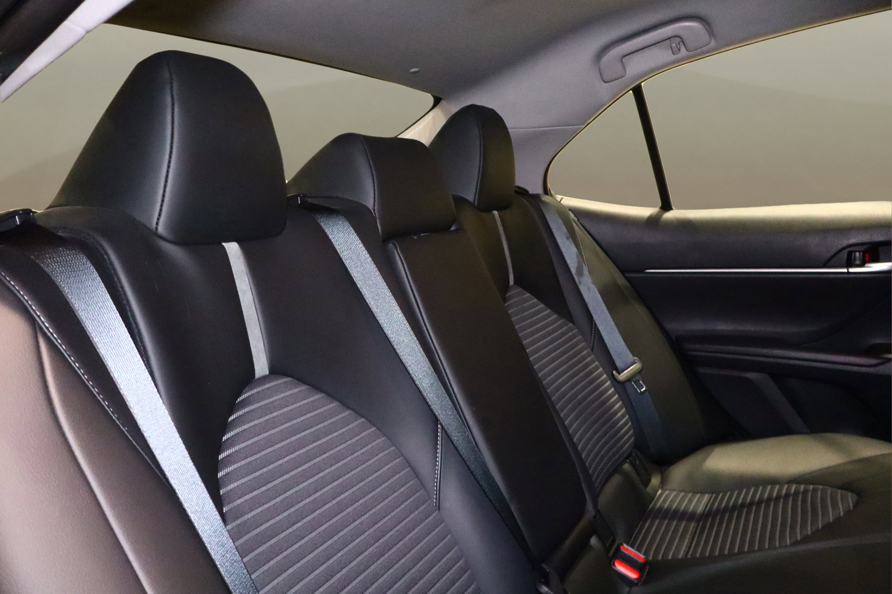 Used 2024 Toyota Camry SE image 18