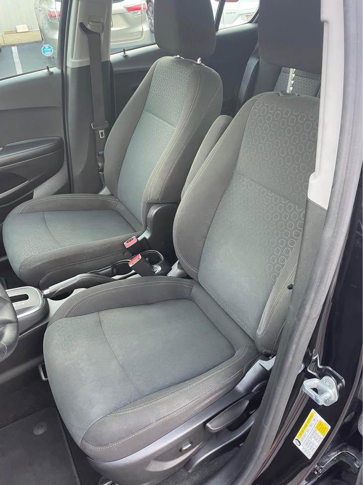 Used 2021 Chevrolet Trax LS image 5