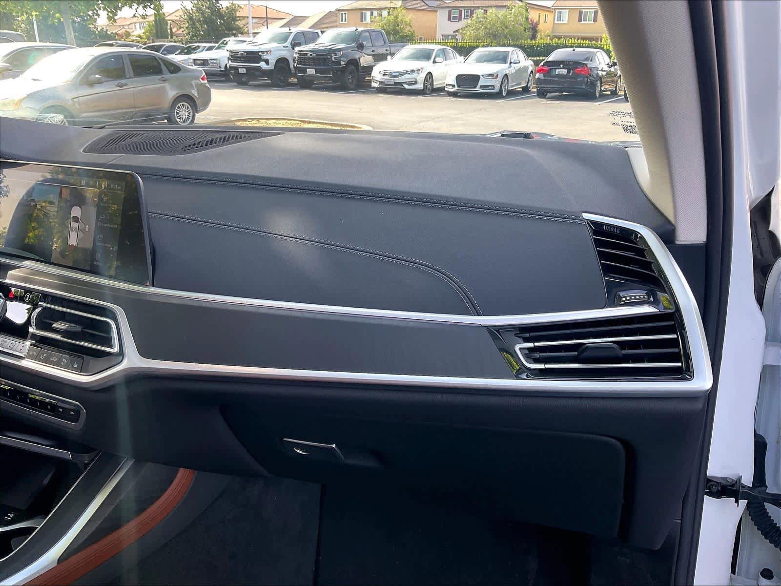 Used 2021 BMW X7 xDrive40i w/ Premium Package AWD/4WD image 16
