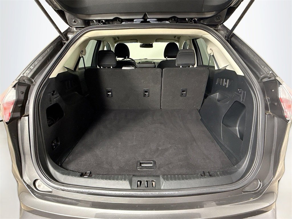Used 2019 Ford Edge SEL image 24