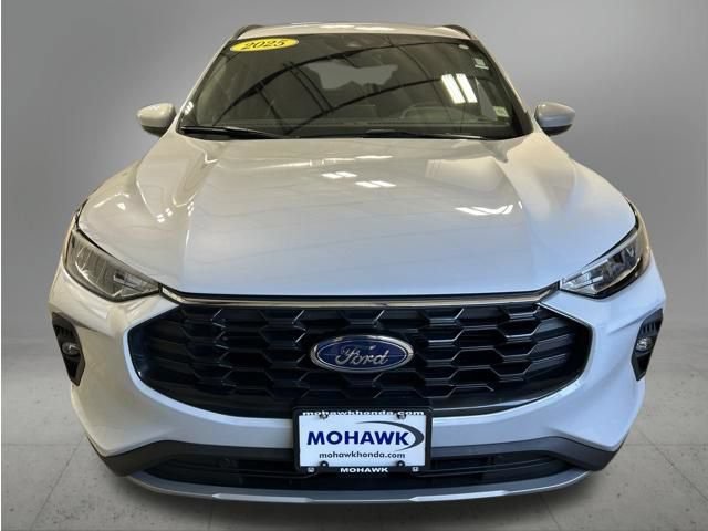 Used 2025 Ford Escape ST-Line Select AWD/4WD image 9